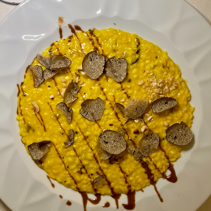 Risotto zafferano tartufo e nocciole